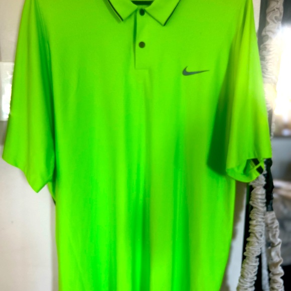 Nike gold shirt - Picture 1 of 2